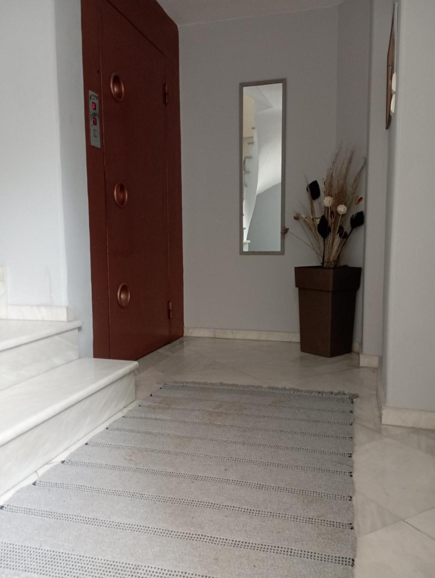 Gk Suites-constantin View , Auto Check-in 24h Apartment