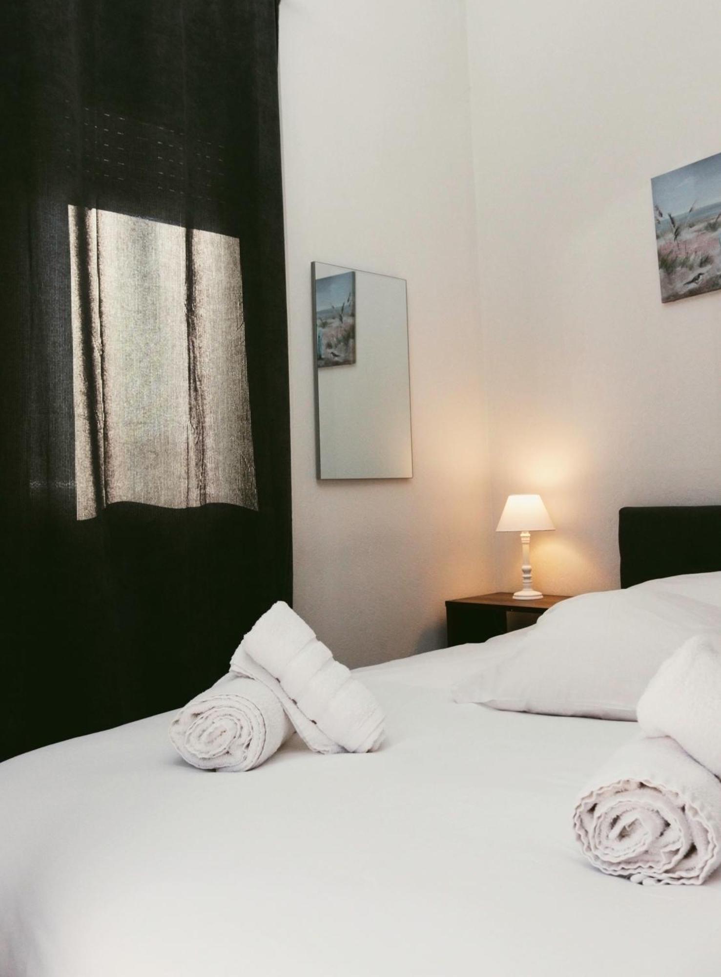 Gk Suites-constantin View , Auto Check-in 24h Apartment