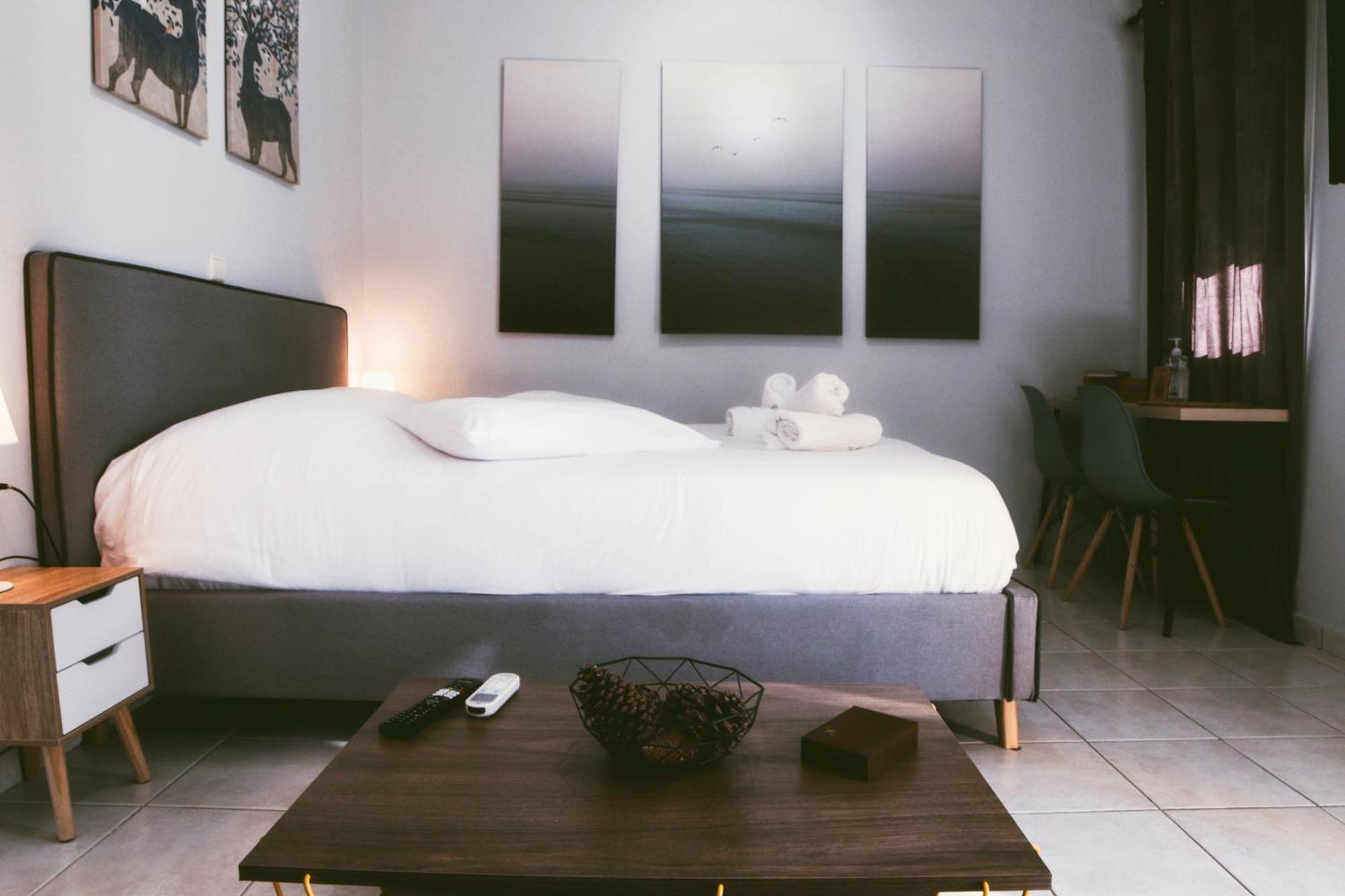 Gk Suites-constantin View , Auto Check-in 24h Apartment