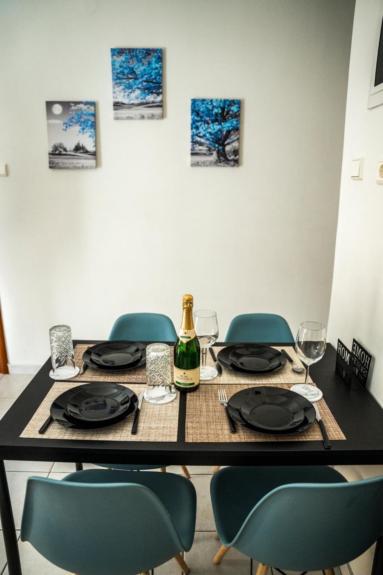 Gk Suites-constantin View , Auto Check-in 24h Appartement *